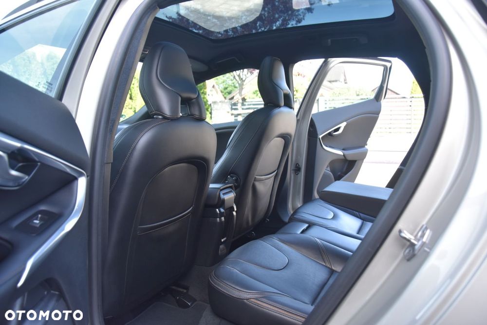 Volvo V40 Cross Country T3 Drive-E Summum - 20