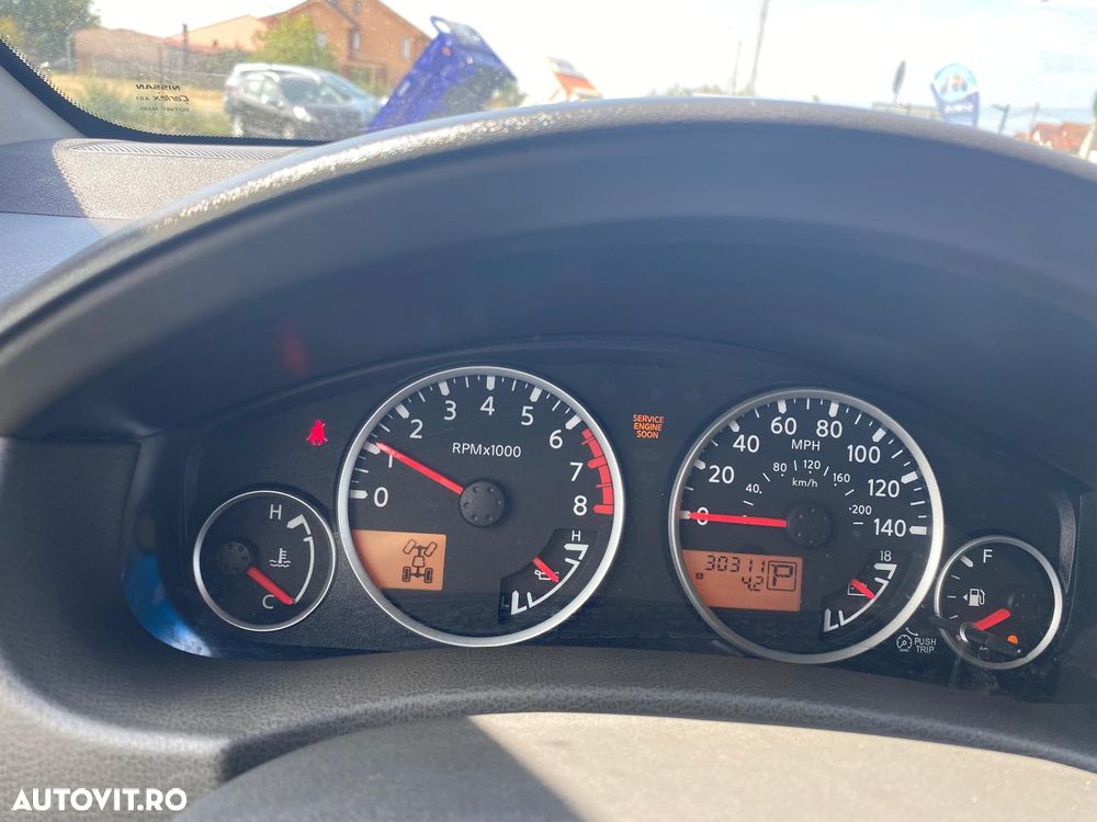 Nissan Pathfinder 4.0 V6 Aut LE Plus - 5