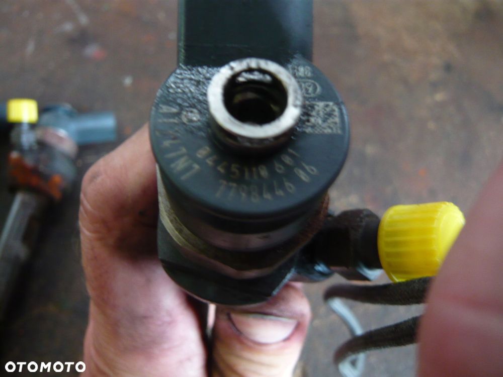 wtryskiwacz 779844606 bmw e90 e87 e81 - 2
