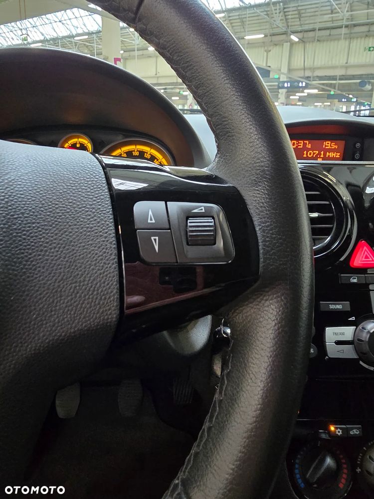 Opel Corsa 1.4 16V Innovation 110 Jahre - 13