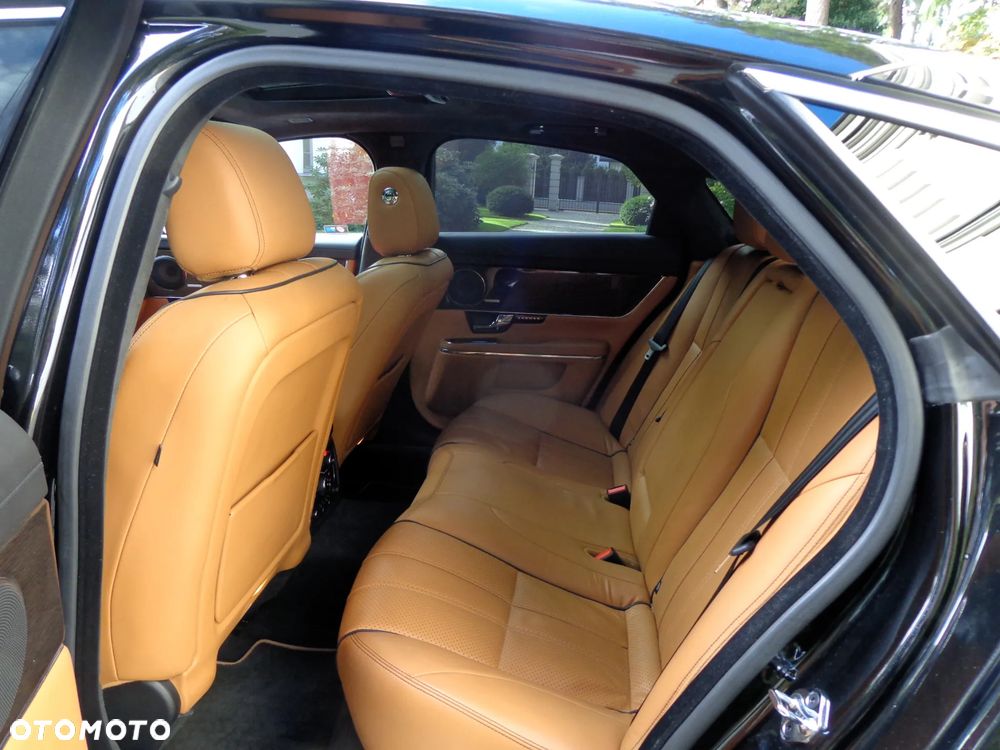 Jaguar XJ - 15
