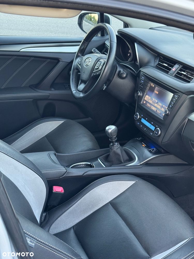Toyota Avensis 1.8 Executive - 26