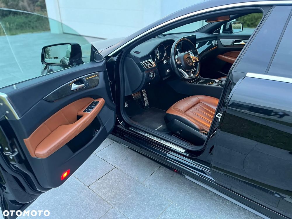 Mercedes-Benz CLS - 10