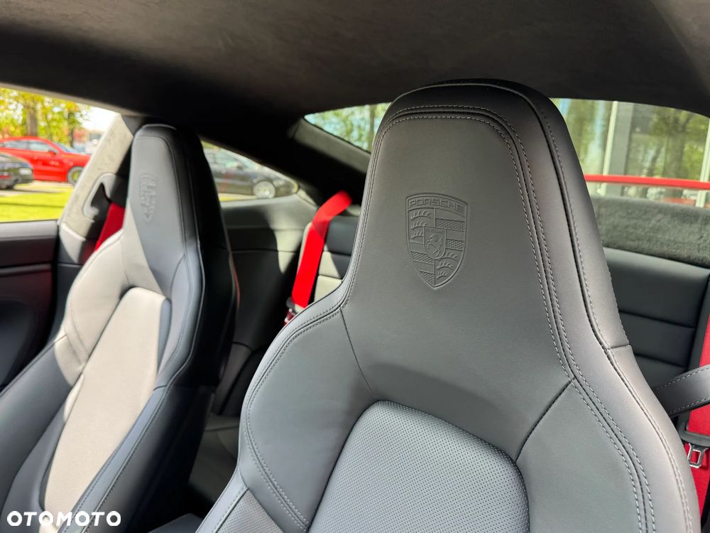 Porsche 911 Carrera T-Hybrid 4 GTS - 20