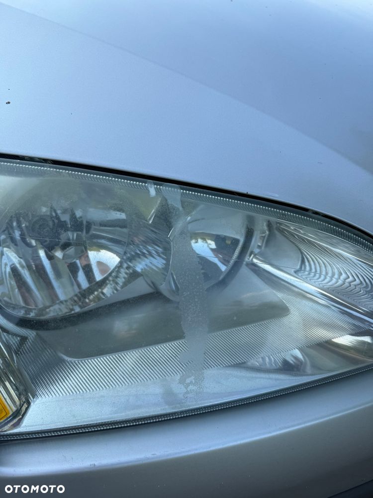 Ford Focus 1.4 Ambiente - 37
