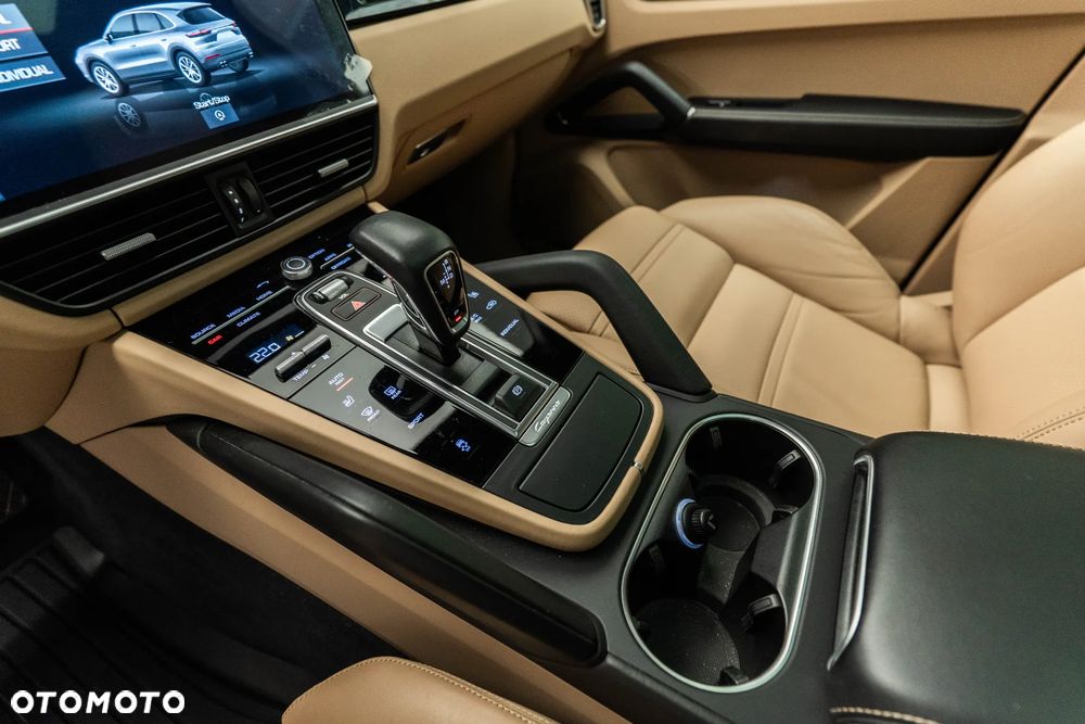 Porsche Cayenne Standard - 20