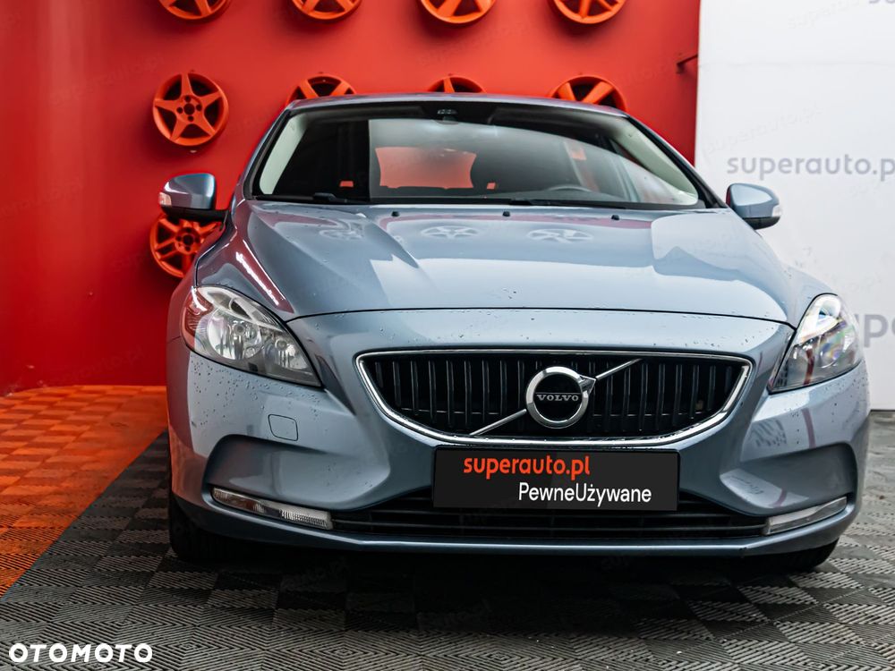 Volvo V40 - 25
