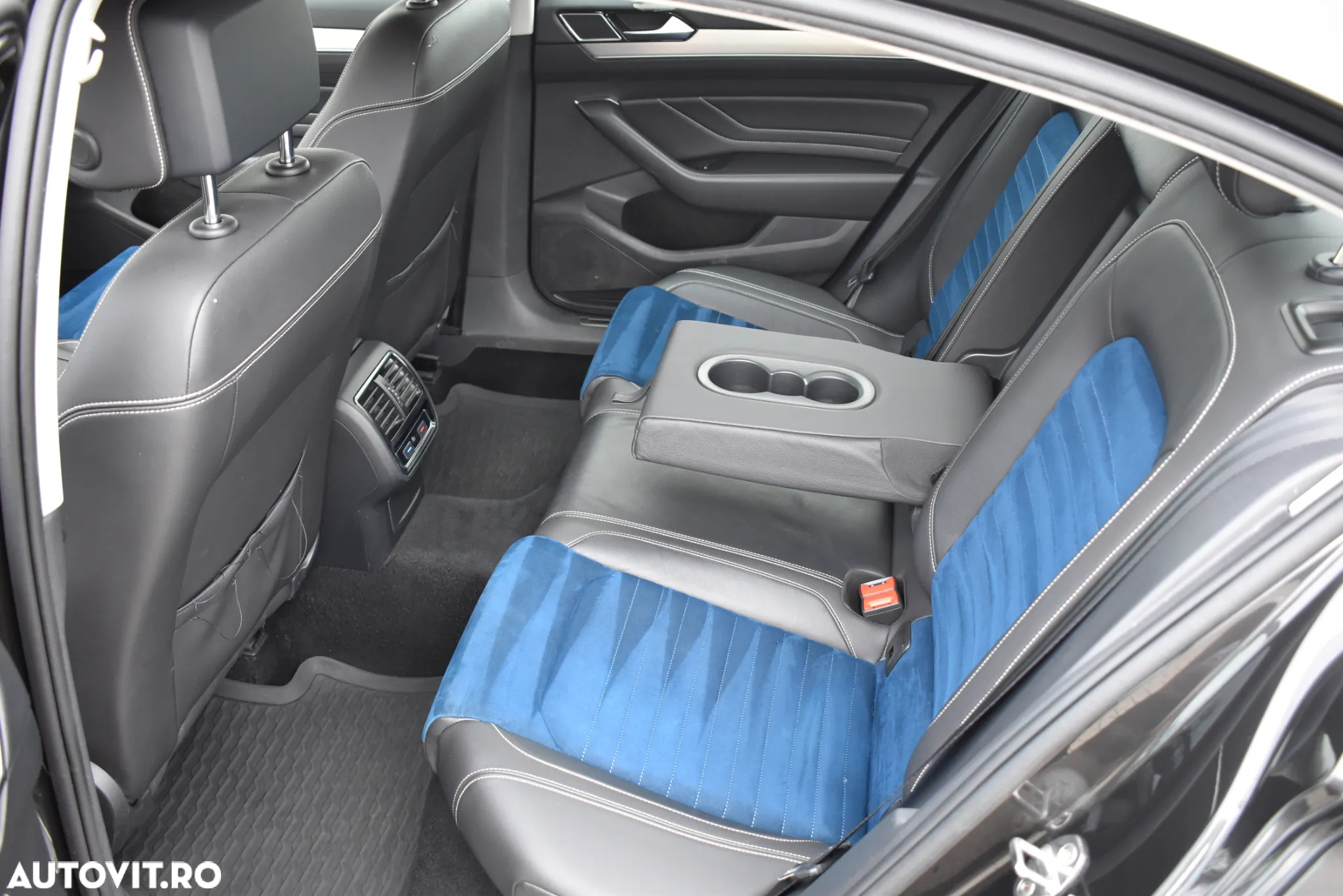 Volkswagen Passat 2.0 TDI SCR 4Mot DSG Highline - 6