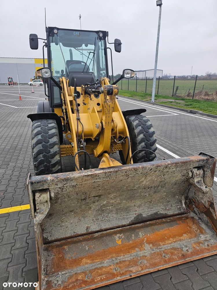 Caterpillar 908M - 9