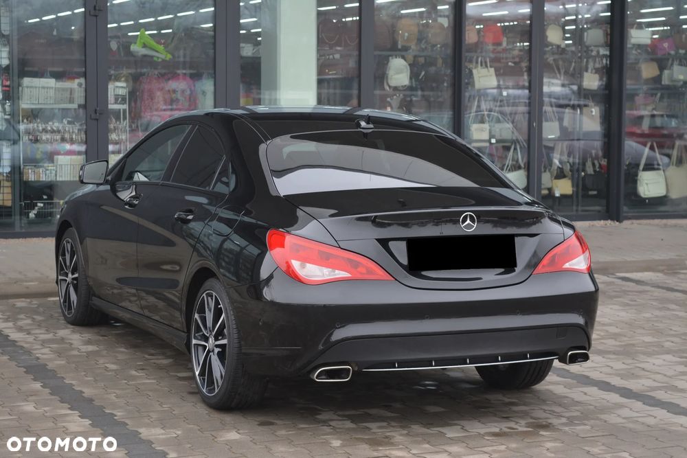 Mercedes-Benz CLA 180 7G-DCT StreetStyle - 22