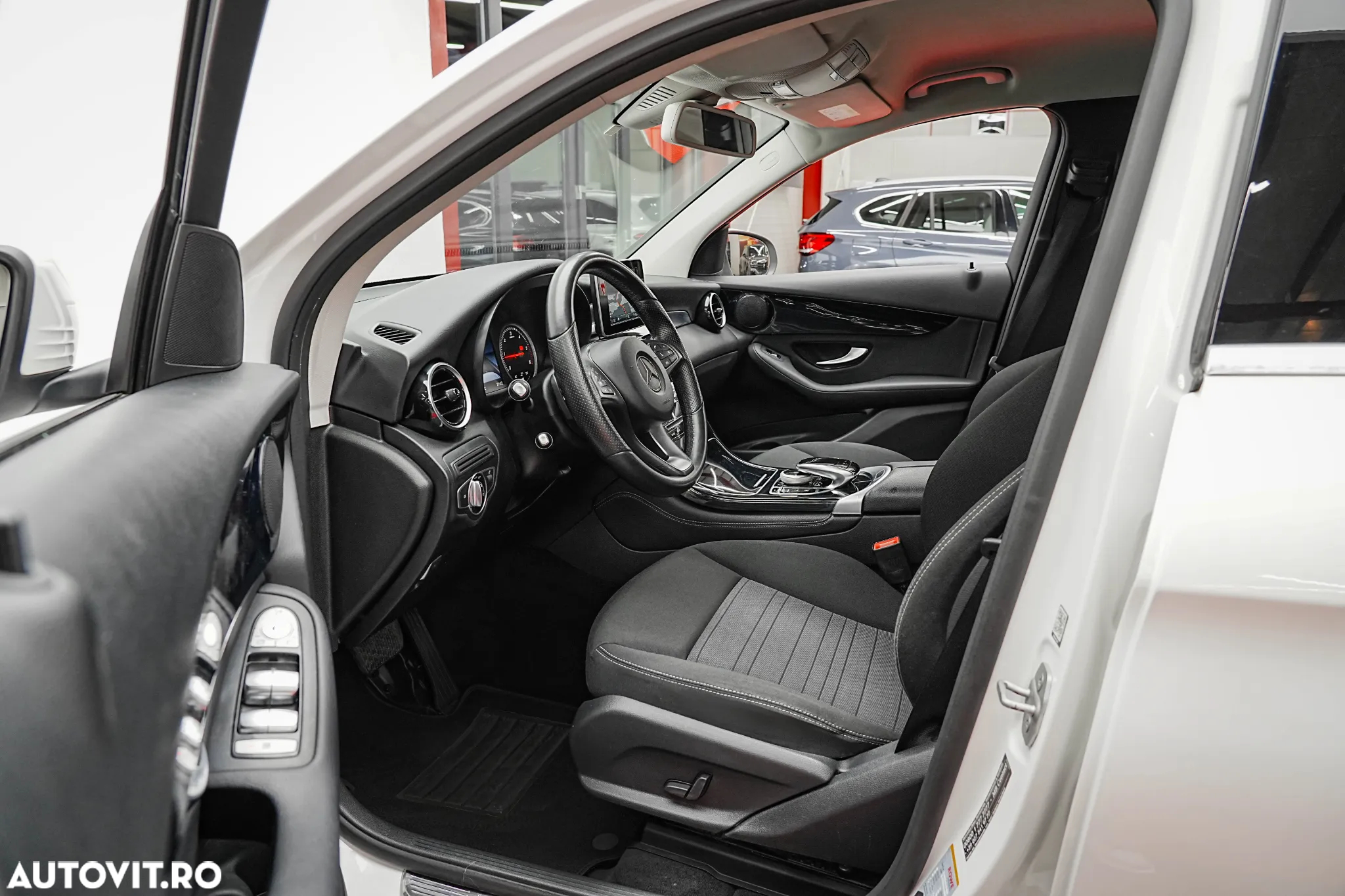 Mercedes-Benz GLC 220 d 4MATIC - 6