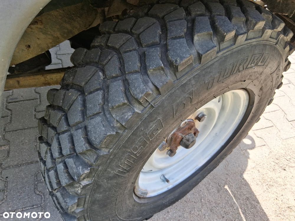 Land Rover Defender 130 2.4 TD4 HCPU E - 16