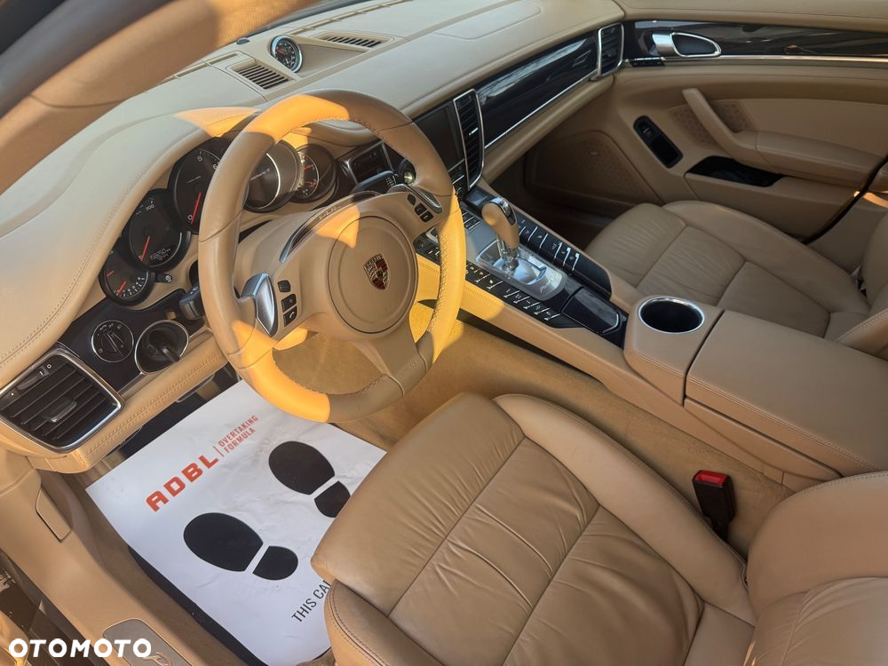 Porsche Panamera 4 PDK Platinum Edition - 14