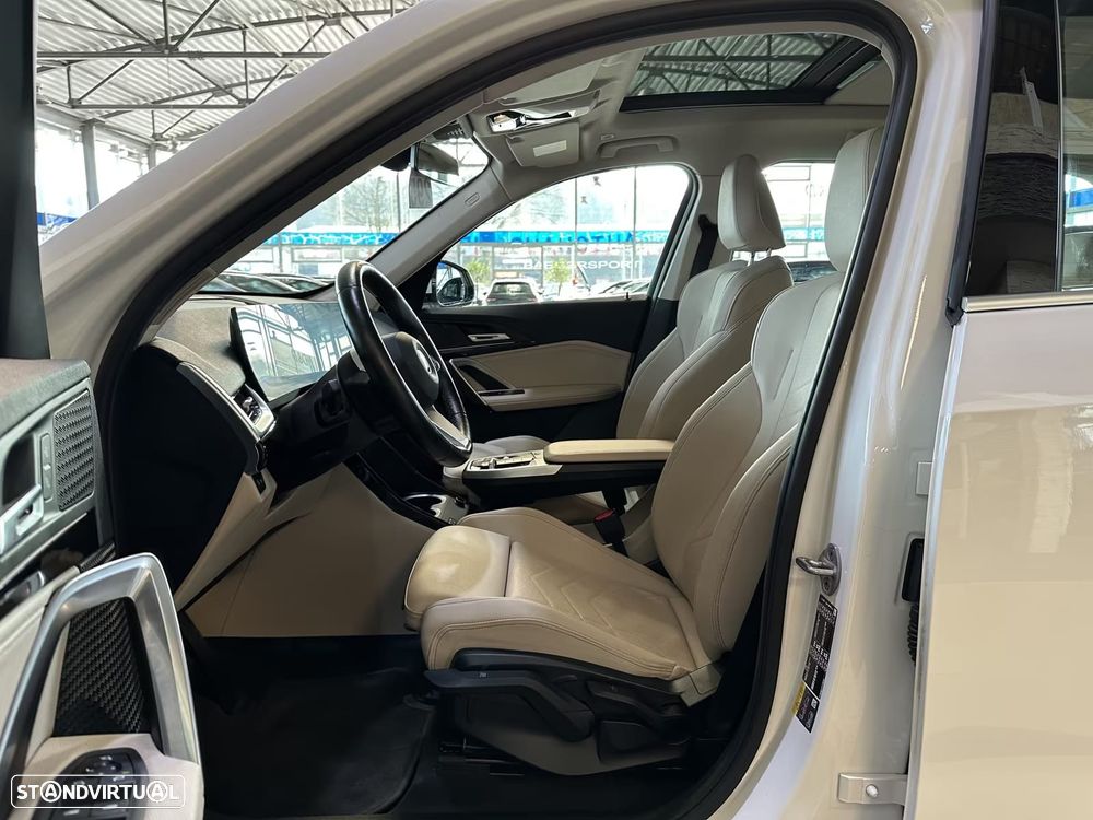 BMW iX1 xDrive30 xLine - 14