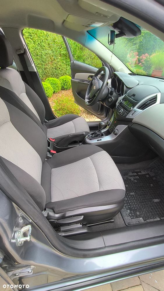 Chevrolet Cruze - 4