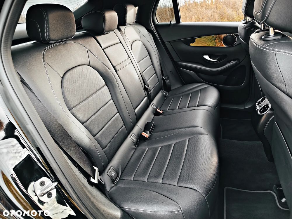 Mercedes-Benz GLC 200 4Matic 9G-TRONIC Exclusive - 25