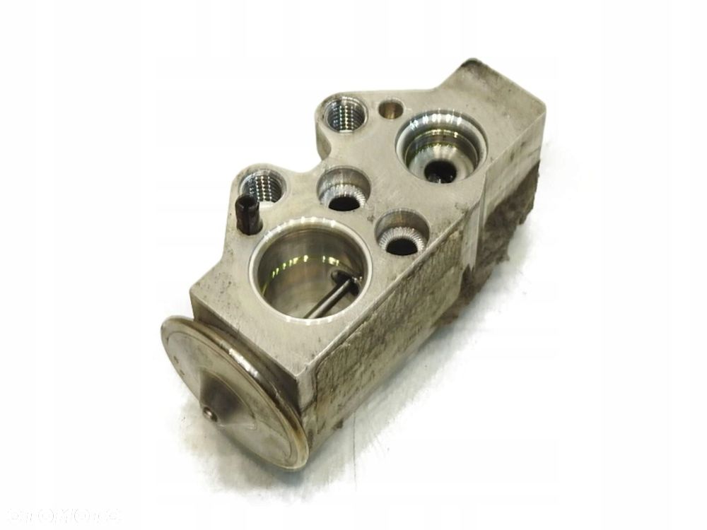 ZAWÓR ROZPRĘŻNY KLIMATYZACJI AUDI A1 8X 1.6 TDI - 1