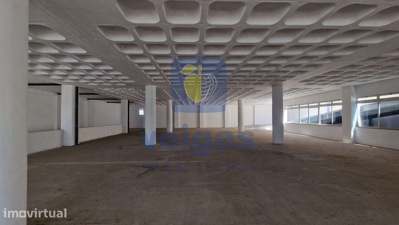 Armazém para venda em Sacavém / Prior Velho, Loures — 4.500 m² | Possi - Grande imagem: 5/50