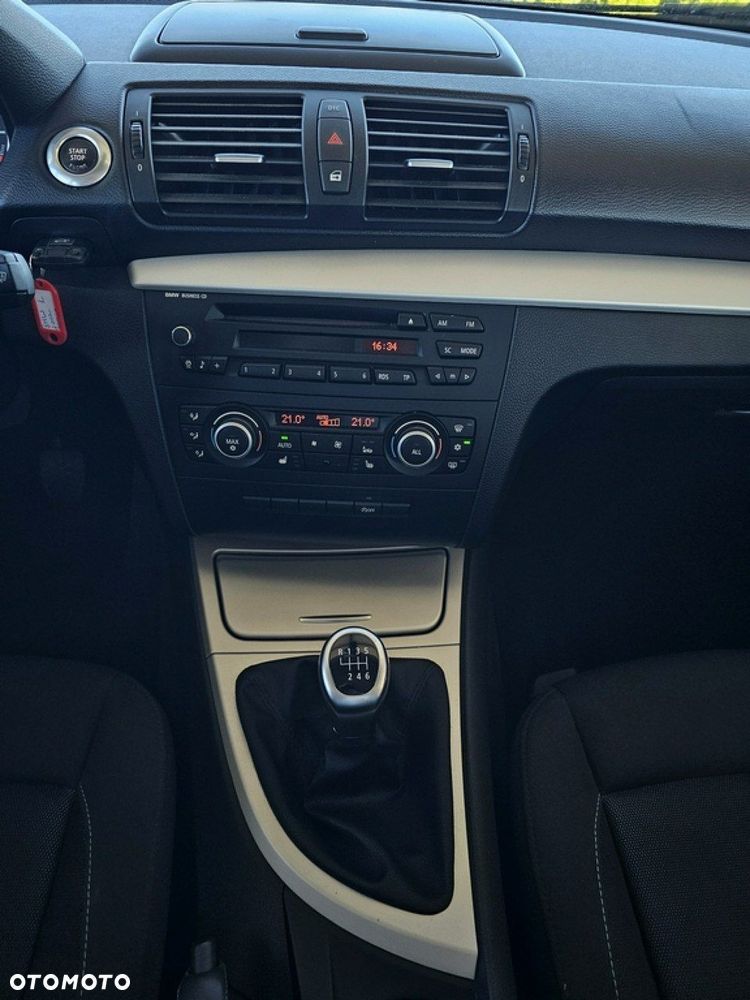 BMW Seria 1 120i - 15