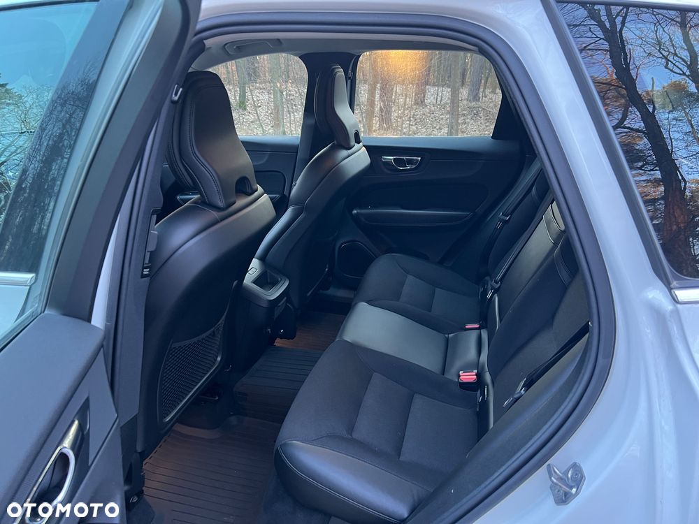 Volvo XC 60 B5 B AWD Geartronic Momentum Pro - 32