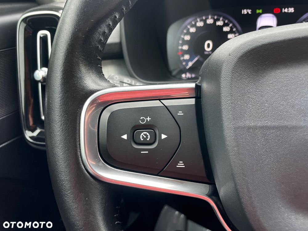 Volvo XC 40 D3 Momentum - 24