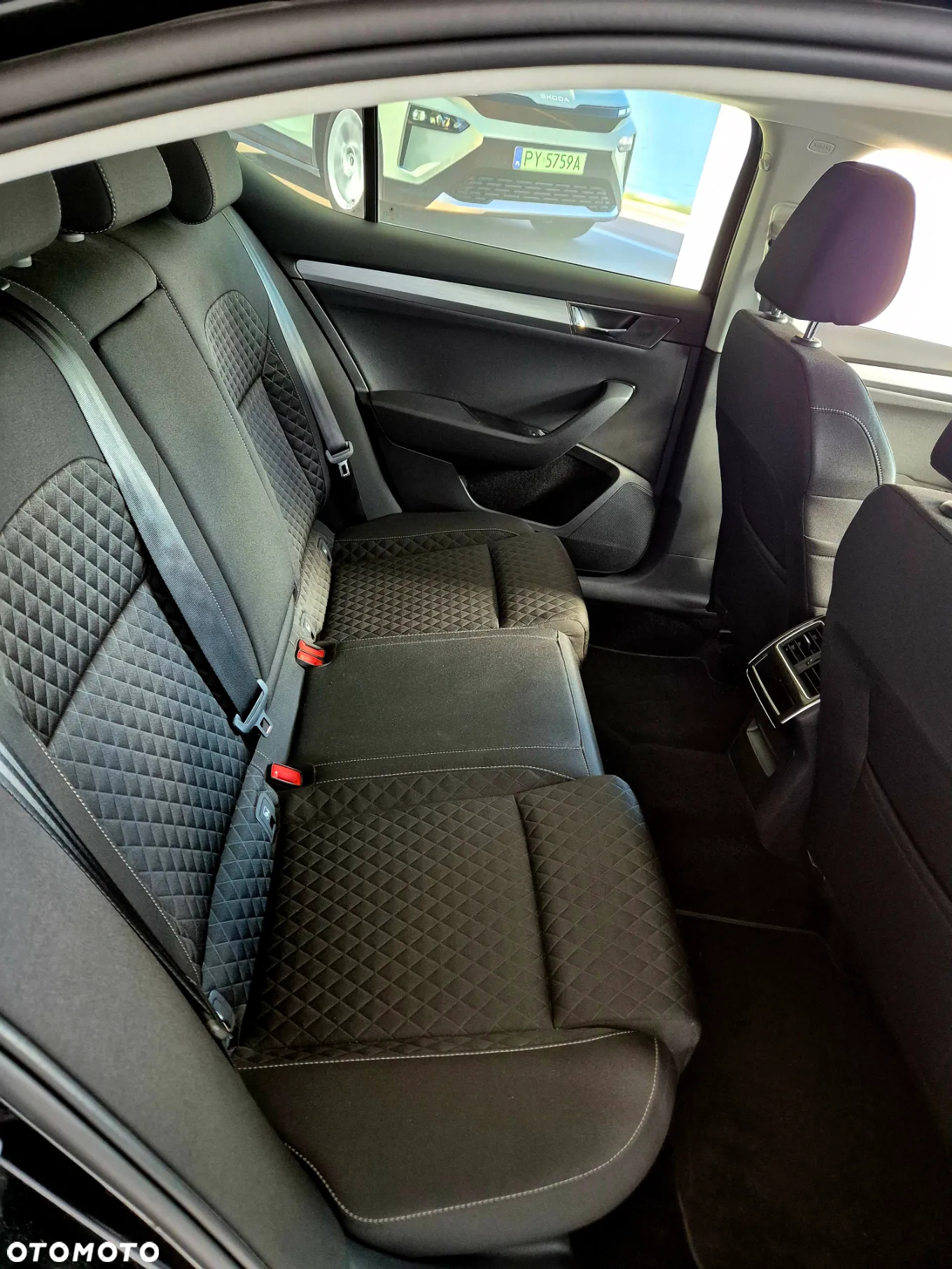 Skoda Superb 2.0 TDI SCR Ambition DSG - 13