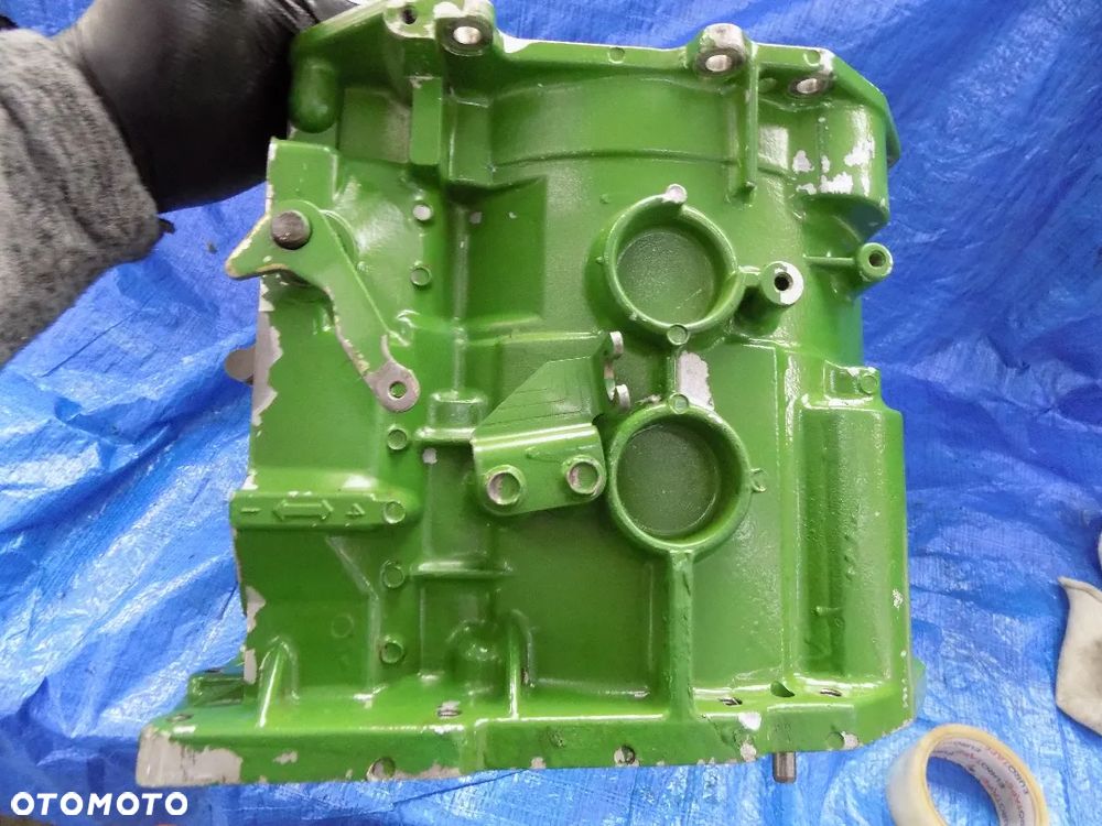 obudowa skrzyni biegów r116768 john deere 6300 6100 6200 6400 - 6