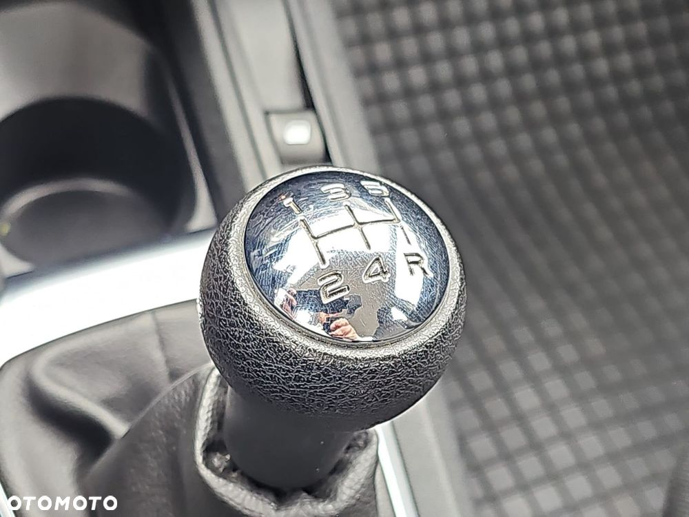 Peugeot 301 - 25
