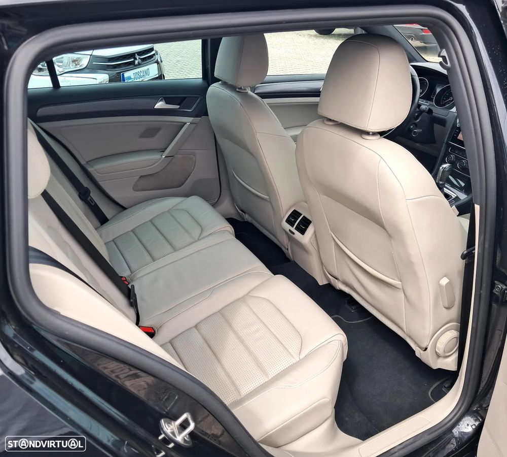 VW Golf Variant 1.6 TDi Confortline DSG - 11