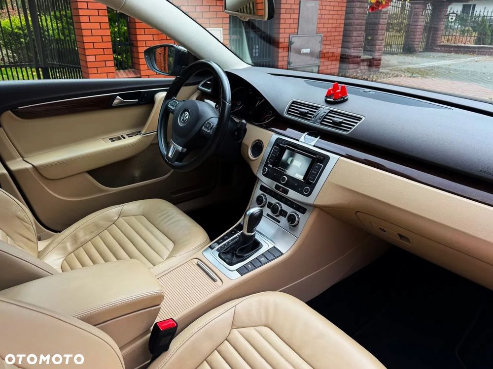 Volkswagen Passat 2.0 TDI Highline DSG - 26