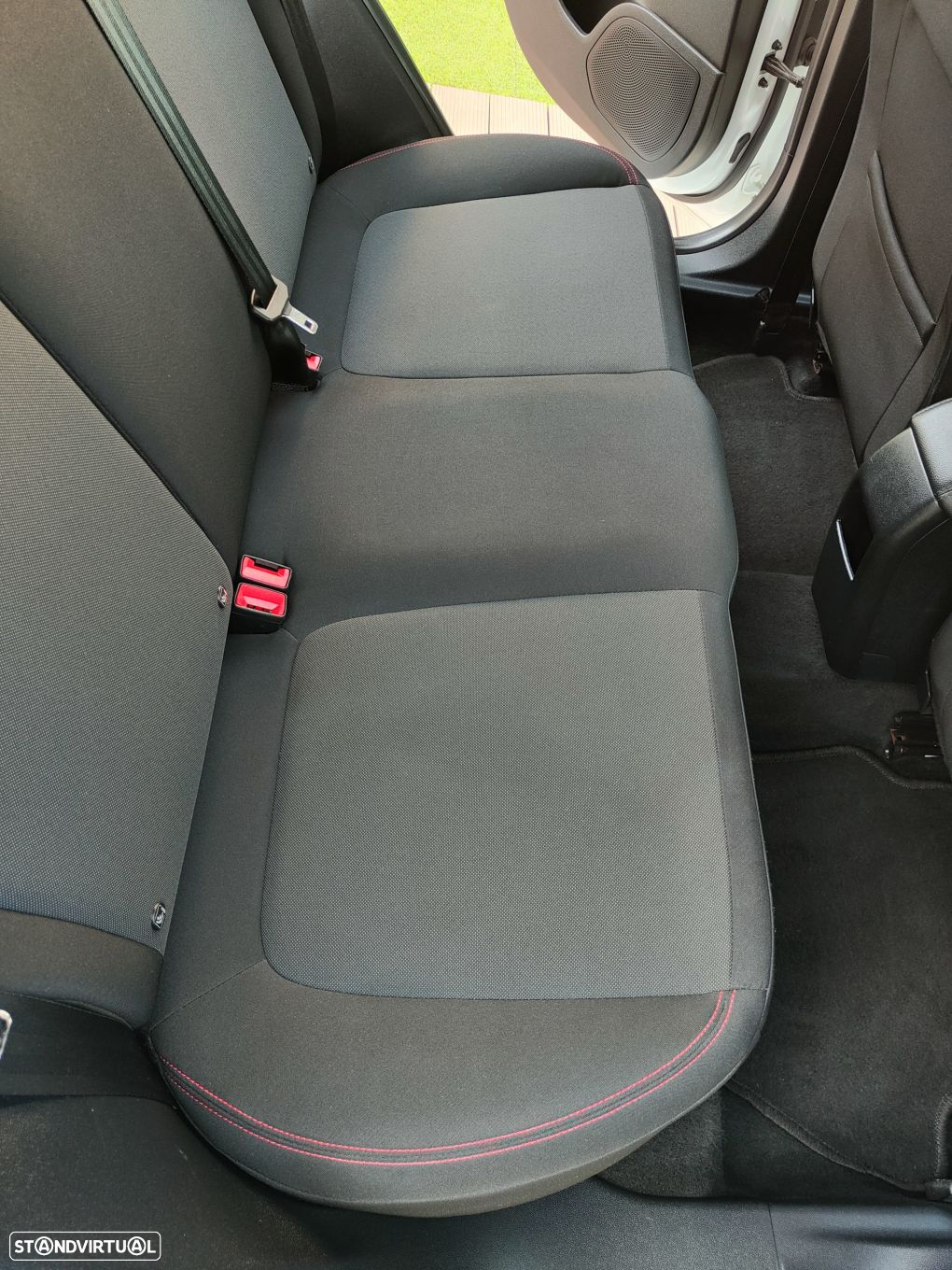Ford Fiesta 1.0 EcoBoost ST-Line - 31