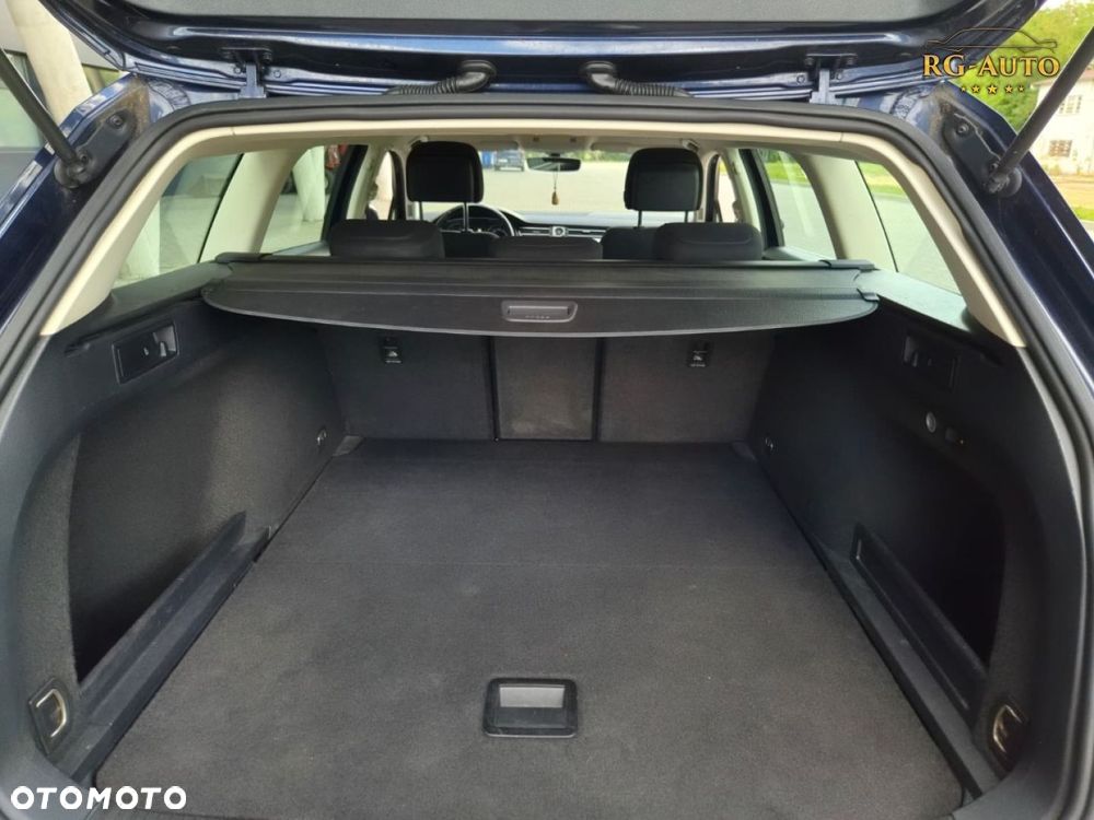 Volkswagen Passat - 36
