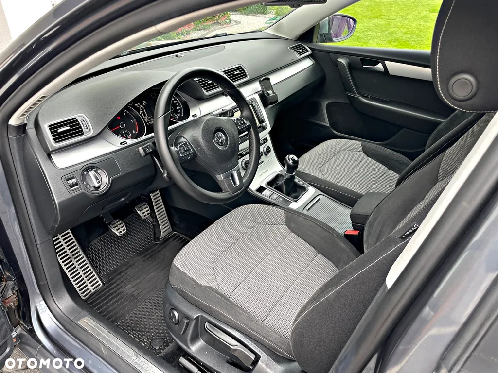 Volkswagen Passat Alltrack 2.0 TDI BlueMotion Technology - 20