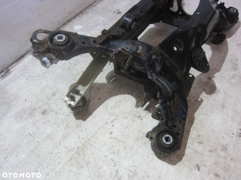 VOLVO XC90 II XC 90 2.0 T6 AWD TYLNE SANKI WÓZEK BELKA ZAWIESZENIE 31681543 - 2
