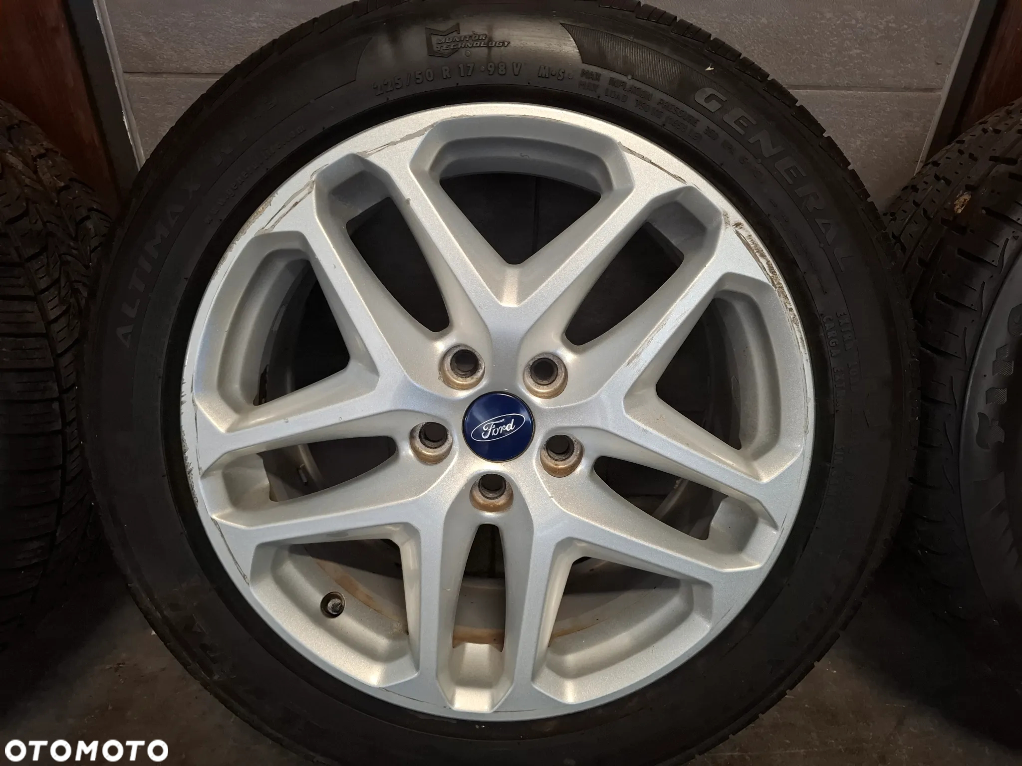 Komplet felgi alufelgi koła Ford Mondeo MK5 Fusion oryginalne nr DS7C1007L3A rok 2013 rozmiar 17 cali rozmiar opony 225/50/R17 93V grubość bieżnika 4x5mm general altimax rt43 jedna opona ma inny bieżnik - 4