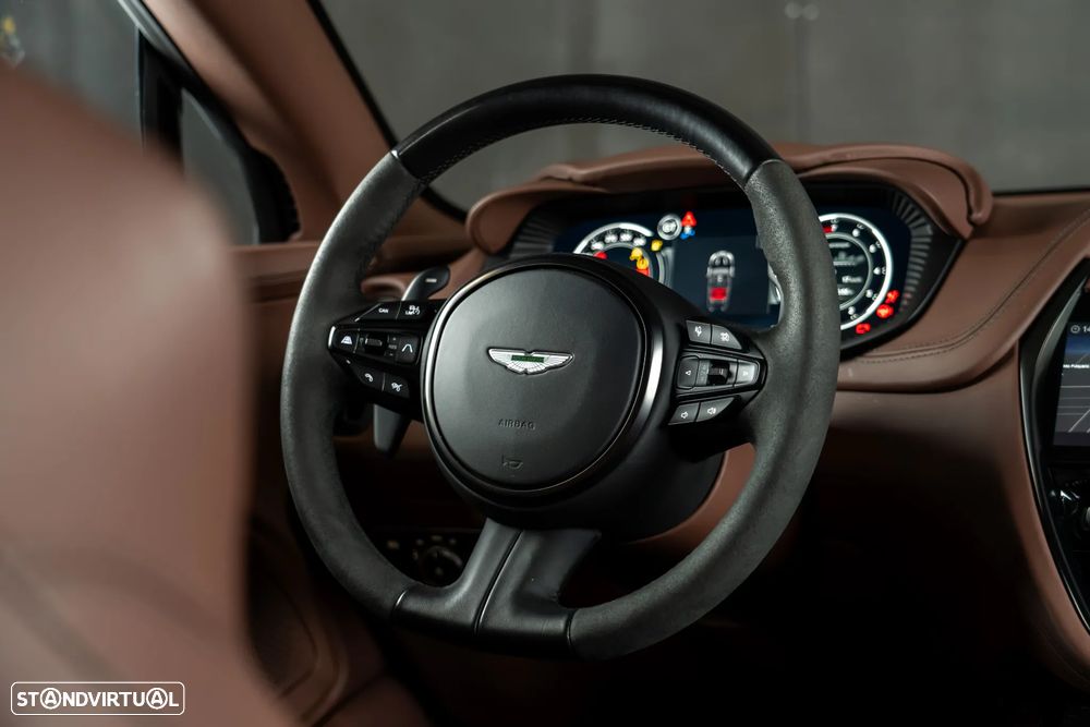 Aston Martin DBX 707 - 11