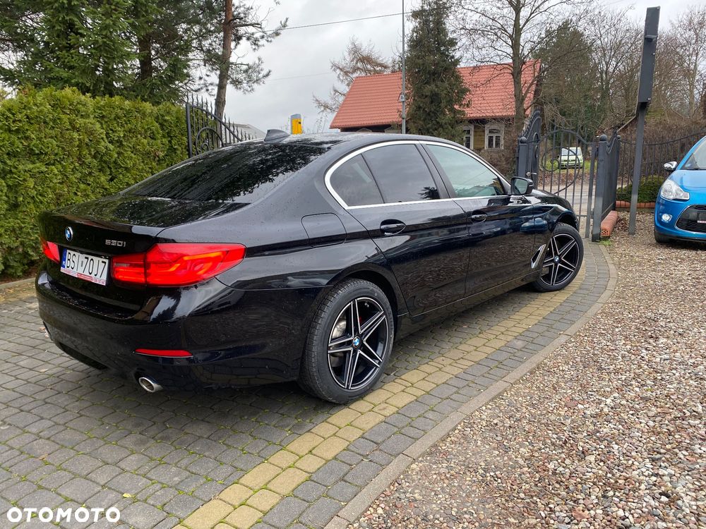 BMW Seria 5 530i Sport Line - 16