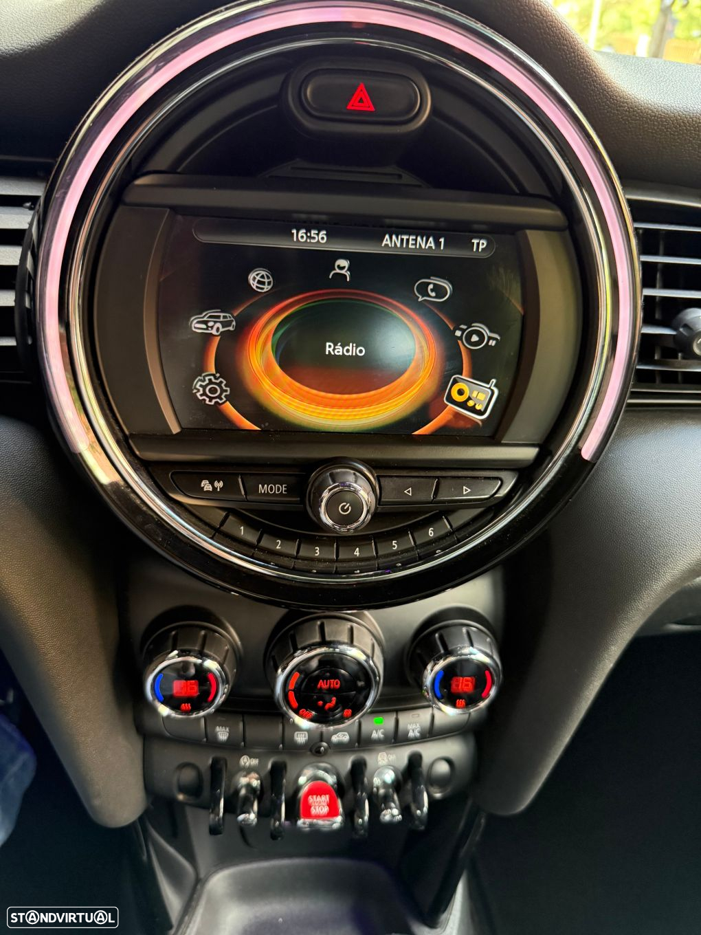 MINI 5 Portas Cooper D Auto - 16