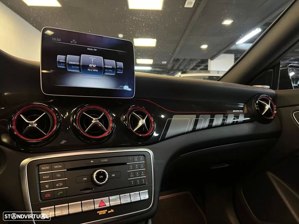 Mercedes-Benz CLA 45 AMG 4Matic Speedshift 7G-DCT Night Edition - 32