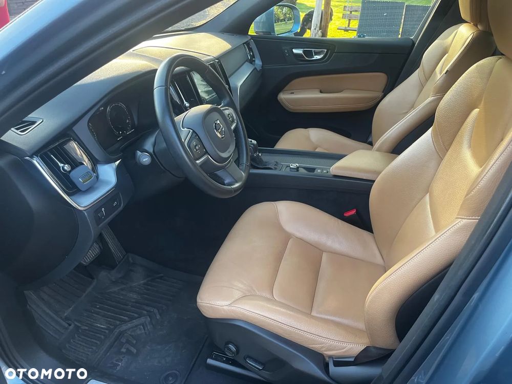 Volvo XC 60 T4 Geartronic Momentum Pro - 9