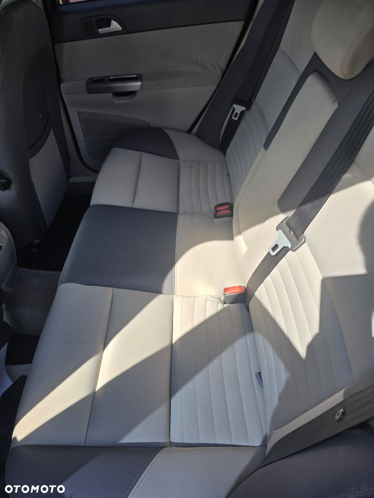 Volvo V50 1.8 - 8
