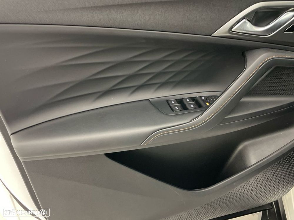 MG HS Luxury - 16