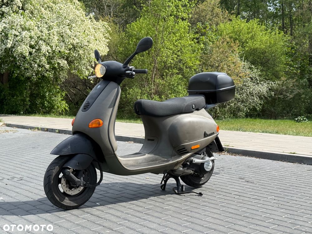 Piaggio Vespa - 1