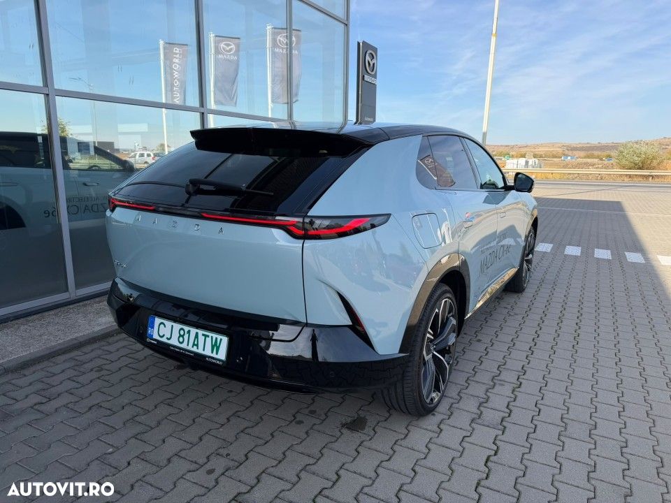 Mazda CX-6e - 10
