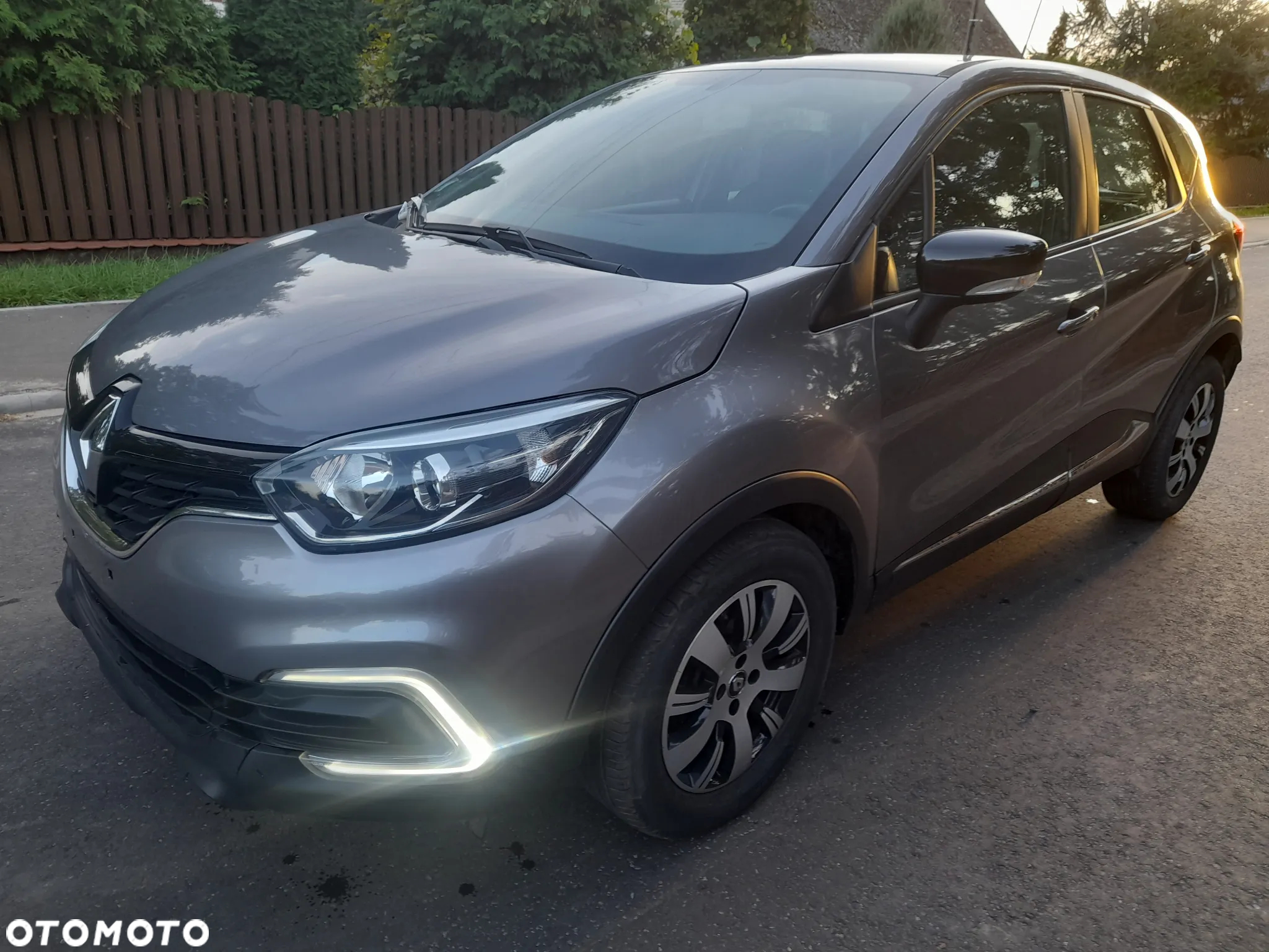 Renault Captur - 10
