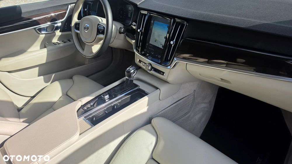 Volvo V90 D4 Geartronic Momentum - 11