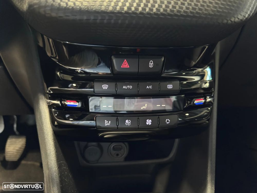Peugeot 2008 1.2 PureTech Allure - 27