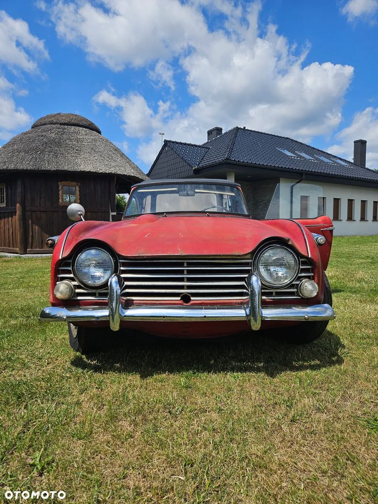 Triumph TR4 - 1