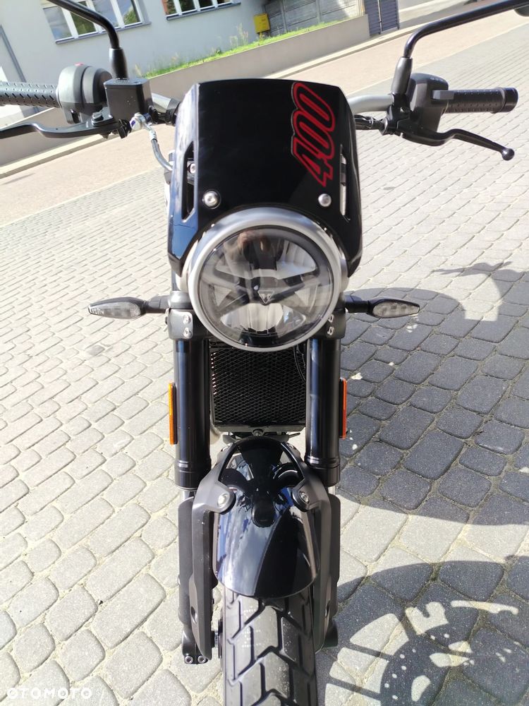 Triumph Inny - 12