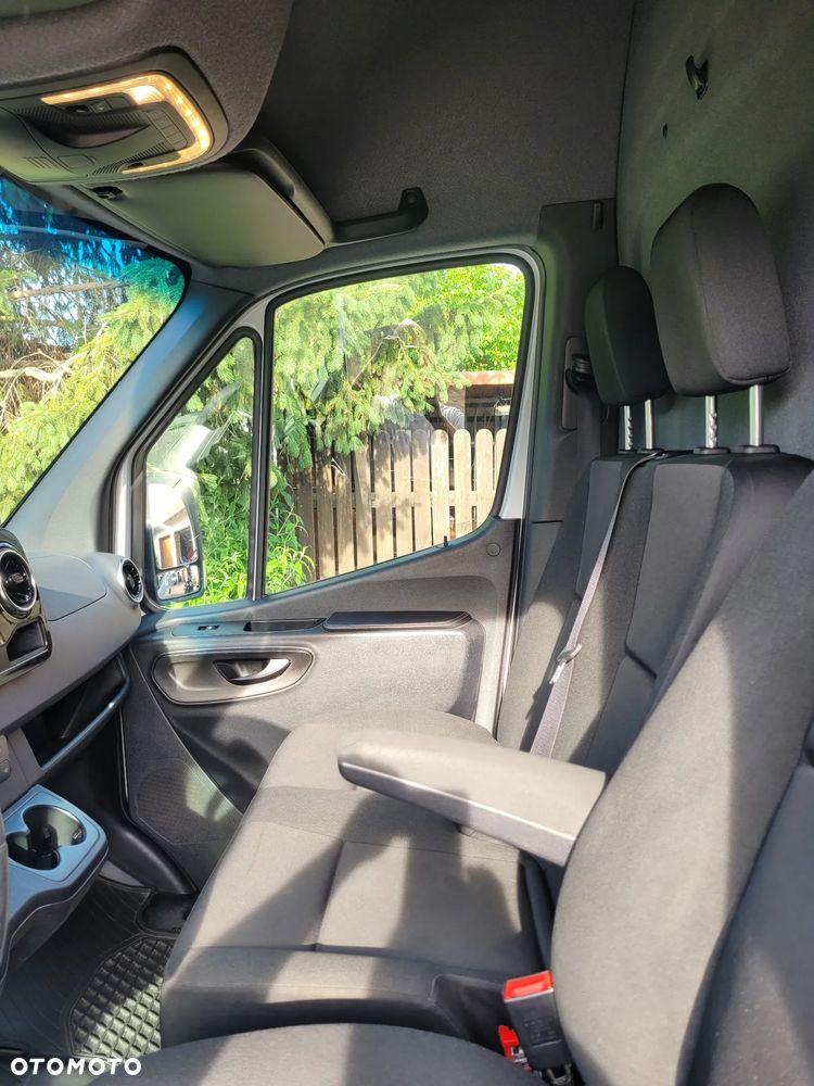 Mercedes-Benz Sprinter 319 - 21